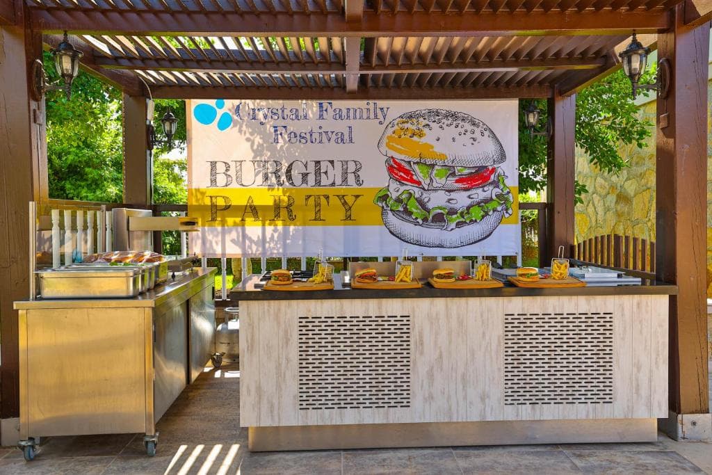 Crystal Family Resort and Spa - 41