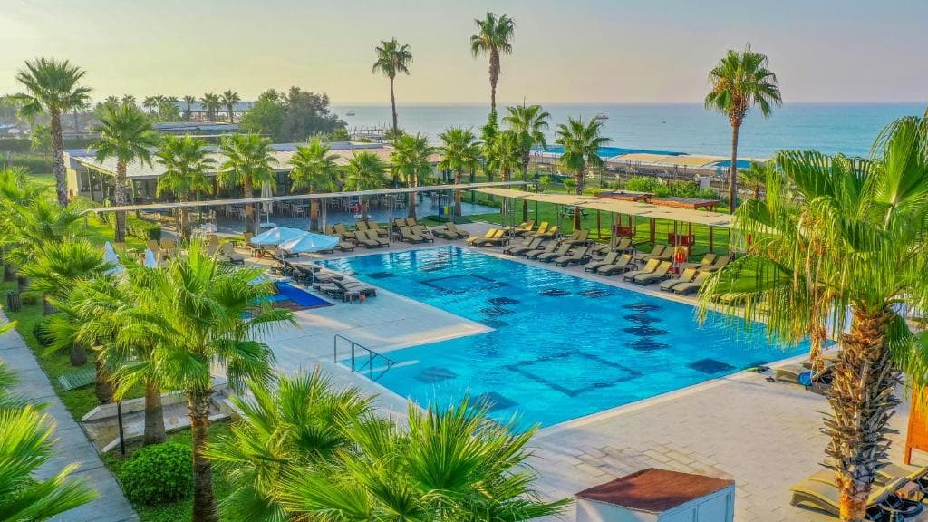 Crystal Boutique Beach Resort - 5