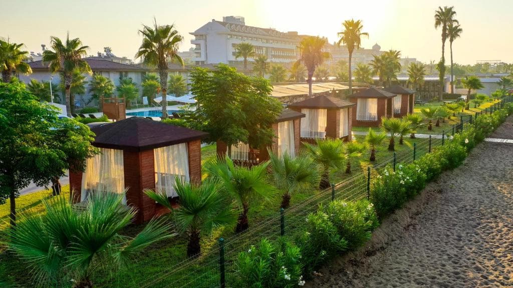 Crystal Boutique Beach Resort - 17