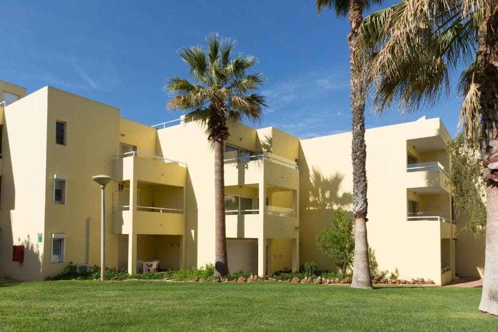 Parque Mourabel, Oasis Village and Pe do Lago