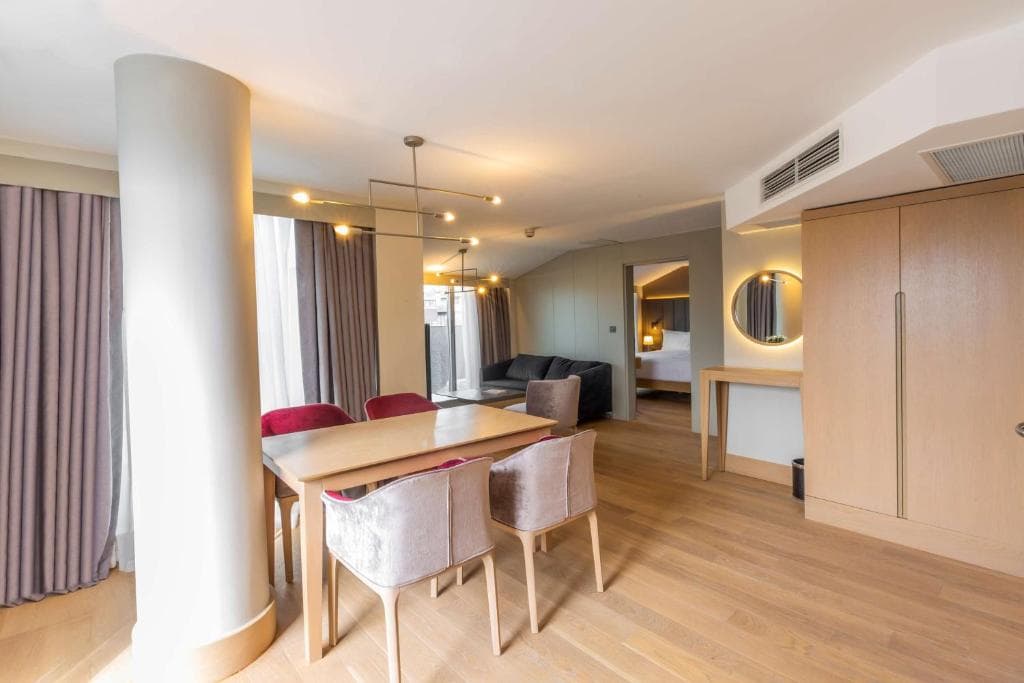 Radisson Hotel Istanbul Harbiye - 33