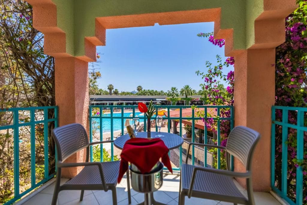 Charter Antalya- VONRESORT GOLDEN BEACH