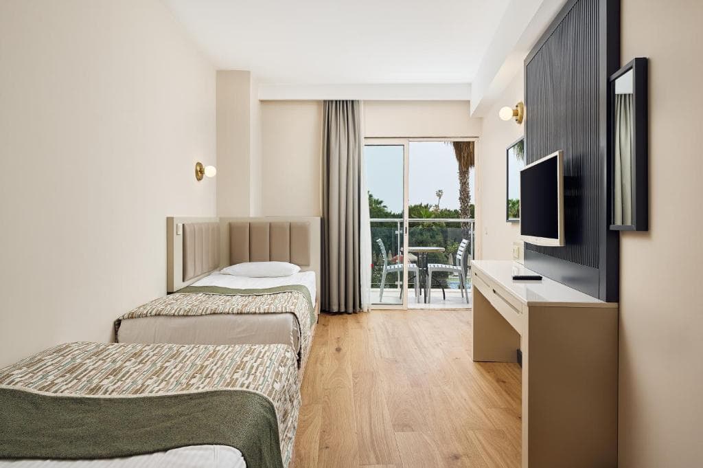 Seaden Sea World Resort And Spa - 4