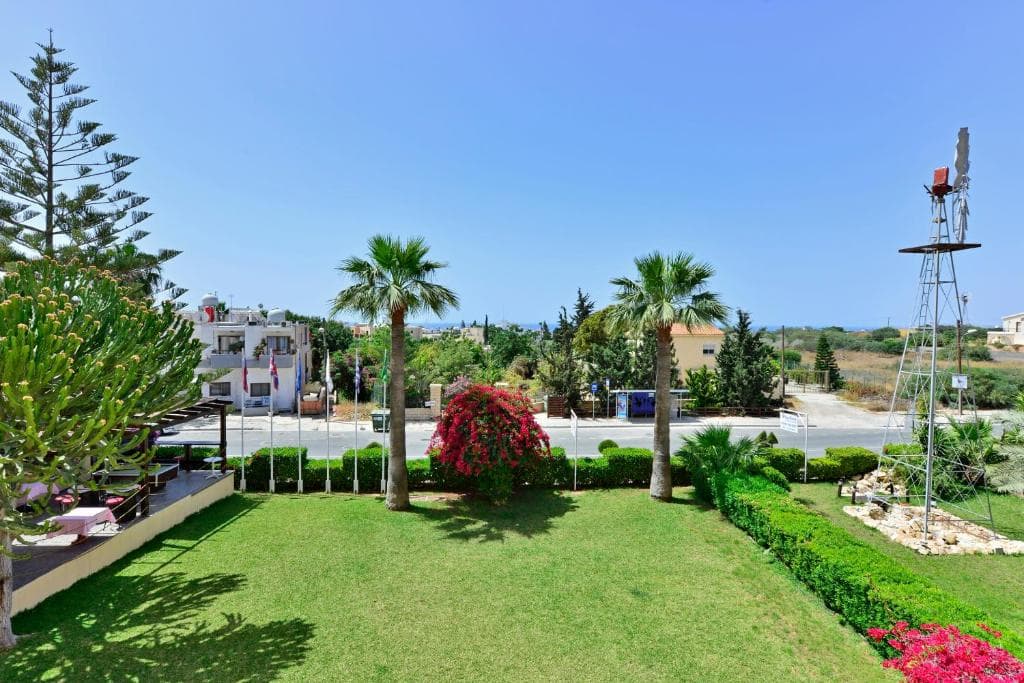 Napa Prince Hotel Apts - 13