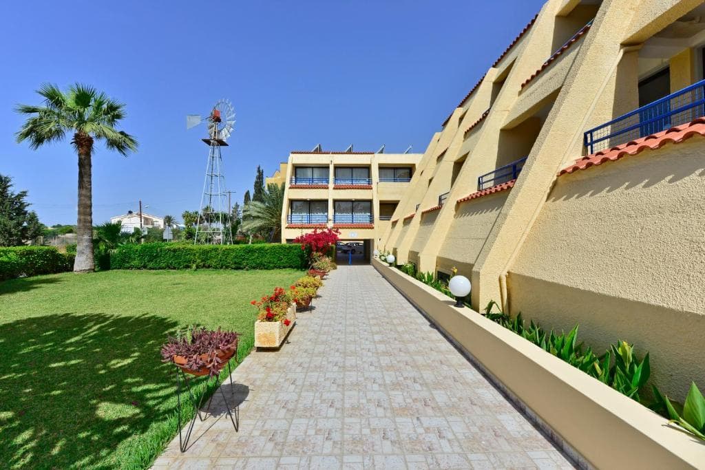 Napa Prince Hotel Apts - 14