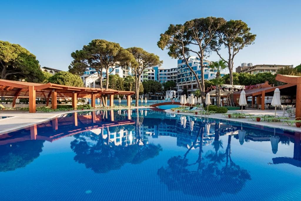 Charter Antalya - Cornelia Deluxe Resort