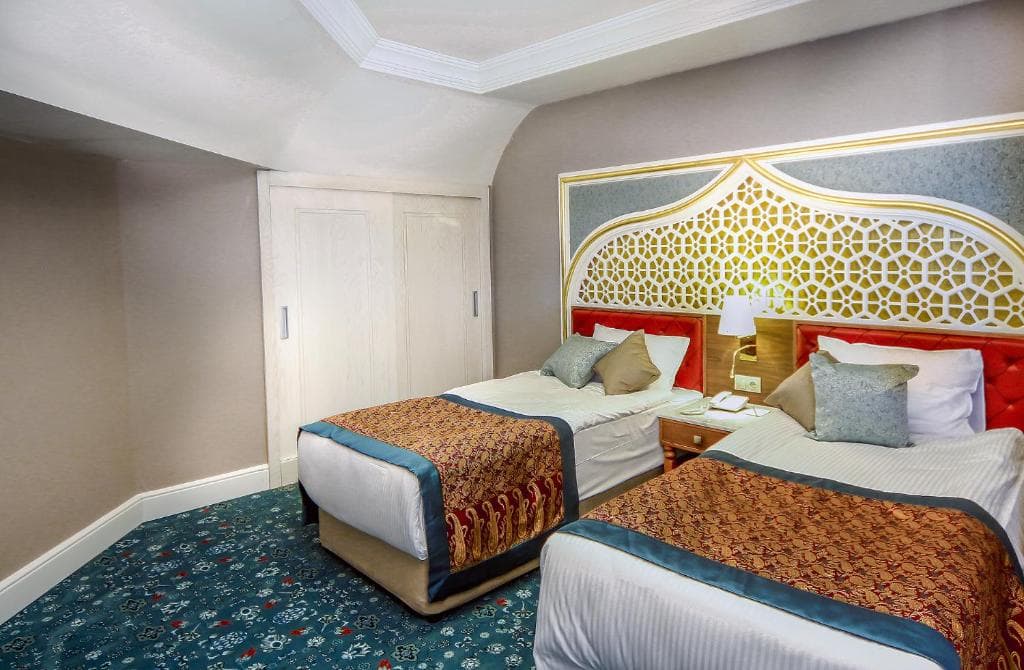 Hotel Royal Taj Mahal - 24