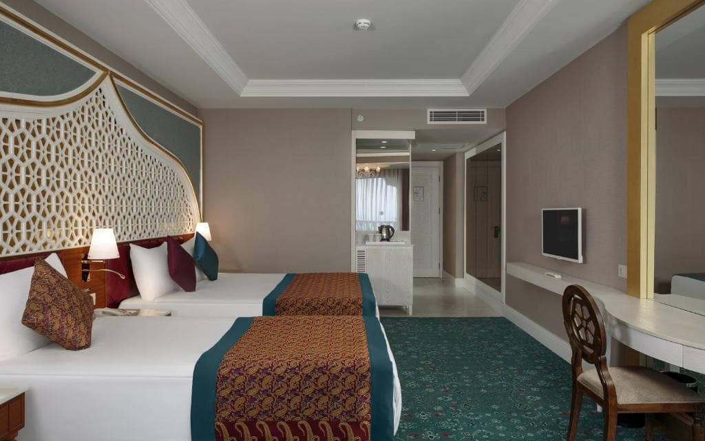 Hotel Royal Taj Mahal - 32