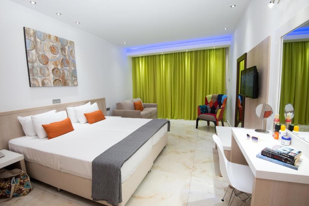 Loutsiana Deluxe Apartments - 14