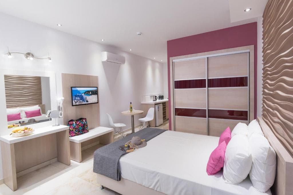 Loutsiana Deluxe Apartments - 20