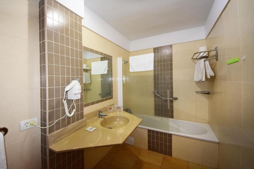 Hotel Skyview by LIVVO - 12