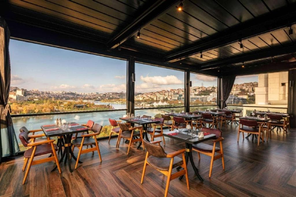 Ramada Hotel And Suites by Wyndham Istanbul Golden Horn - 13