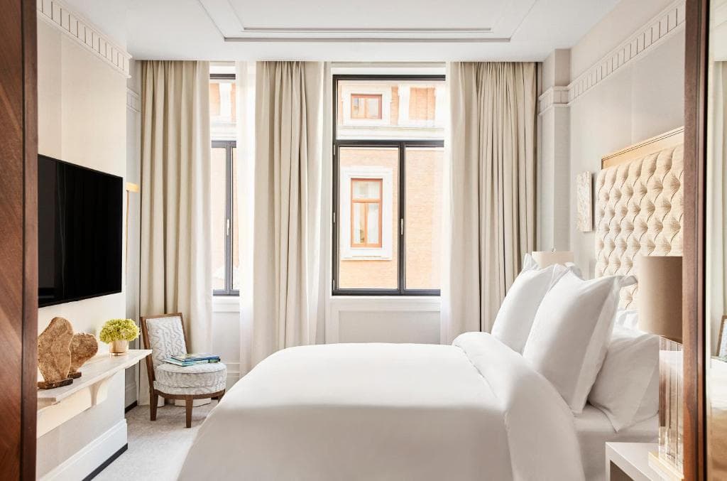 Four Seasons Hotel Madrid - 24