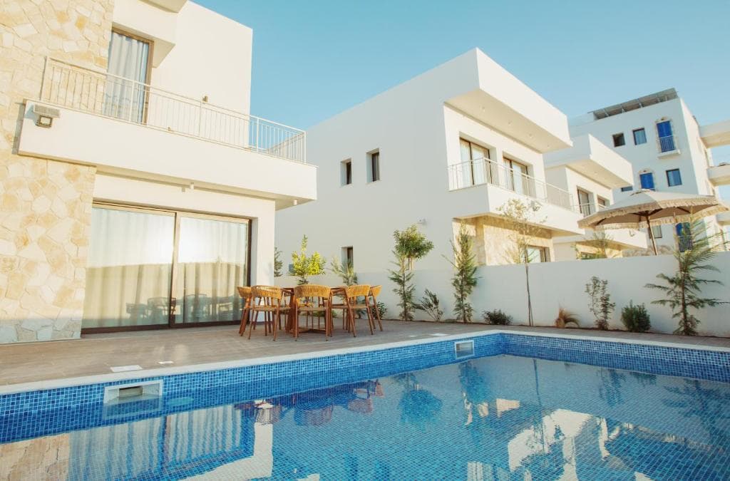 LIV & CO Suites & Villas